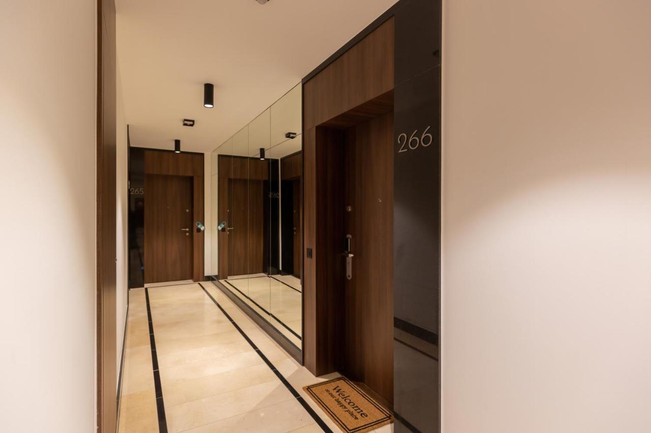Mennica Residence Central Apartment By Renters Prestige Varsóvia Exterior foto
