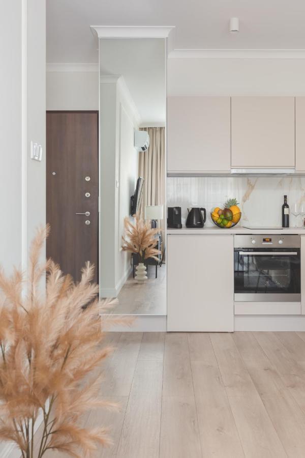 Mennica Residence Central Apartment By Renters Prestige Varsóvia Exterior foto